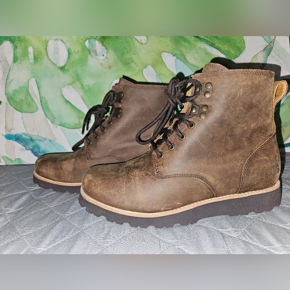 UGG Mens Ritter Boots - Picture 2 of 9